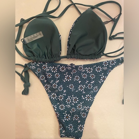 Forever Young Green Reversible Bikini Bathing Suit Swimsuit Size Small - Picture 7 of 10